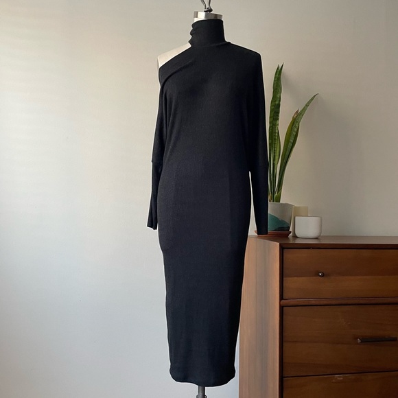 🇺🇸O24.34 ENZA COSTA Heather Rib Exposed Shoulder
Mock Midi Dress - Picture 3 of 9